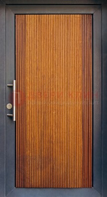 Коричневая входная дверь c МДФ панелью ЧД-03 в частный дом в Кубинке