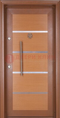 Коричневая входная дверь c МДФ панелью ЧД-33 в частный дом в Кубинке