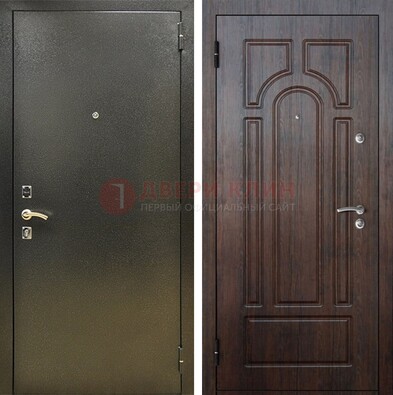 Железная темно-серая дверь с порошковым напылением и МДФ Тисненый орех ДП-275 в Кубинке