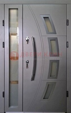 Серая железная дверь для дома со стеклом ДС-17 в Кубинке