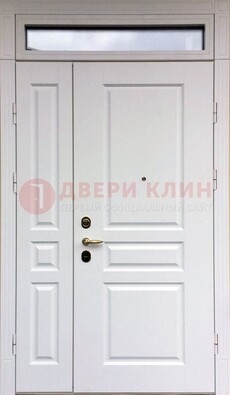 Белая двухстворчатая металлическая дверь со стеклом ДС-63 в Кубинке