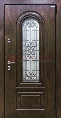 Темная филенчатая железная дверь со стеклом и ковкой ДСК-102 в Кубинке