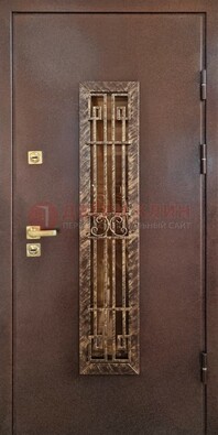 Металлическая дверь с порошковым напылением со стеклом и ковкой ДСК-110 в Кубинке
