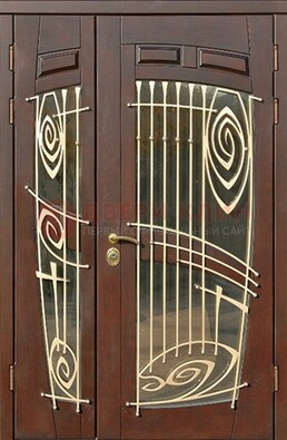 Коричневая железная дверь с большим стеклом и ковкой ДСК-203 в Кубинке