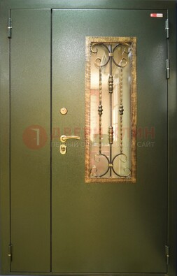 Стальная дверь со стеклом и ковкой ДСК-29 для квартиры в Кубинке