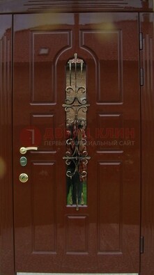 Красивая металлическая дверь со стеклом и ковкой ДСК-33 в Кубинке