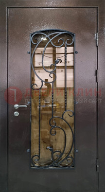 Металлическая дверь со стеклом и ковкой ДСК-95 для магазина в Кубинке