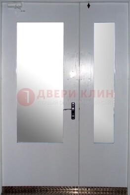 Белая  тамбурная дверь со стеклянными вставками ДТМ-18 в Кубинке